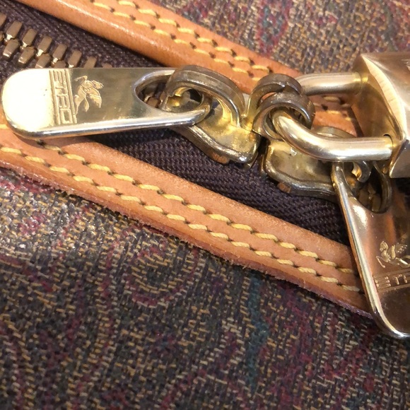 ETRO Milano Red Paisley Boston Bandolier Weekend Bag Strap Lock & Key - Picture 12 of 14